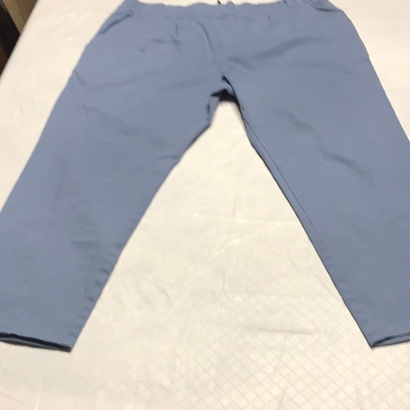 United By Blue~~Capris/Cropped 💙 - Picture 2 of 11